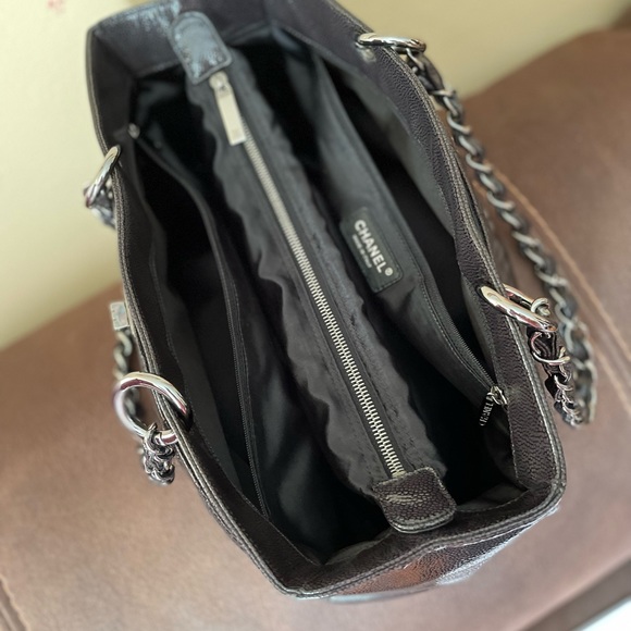 ‼️SOLD‼️CHANEL 2.55 reissue glazed caviar quilted diamond shine tote - Picture 11 of 16